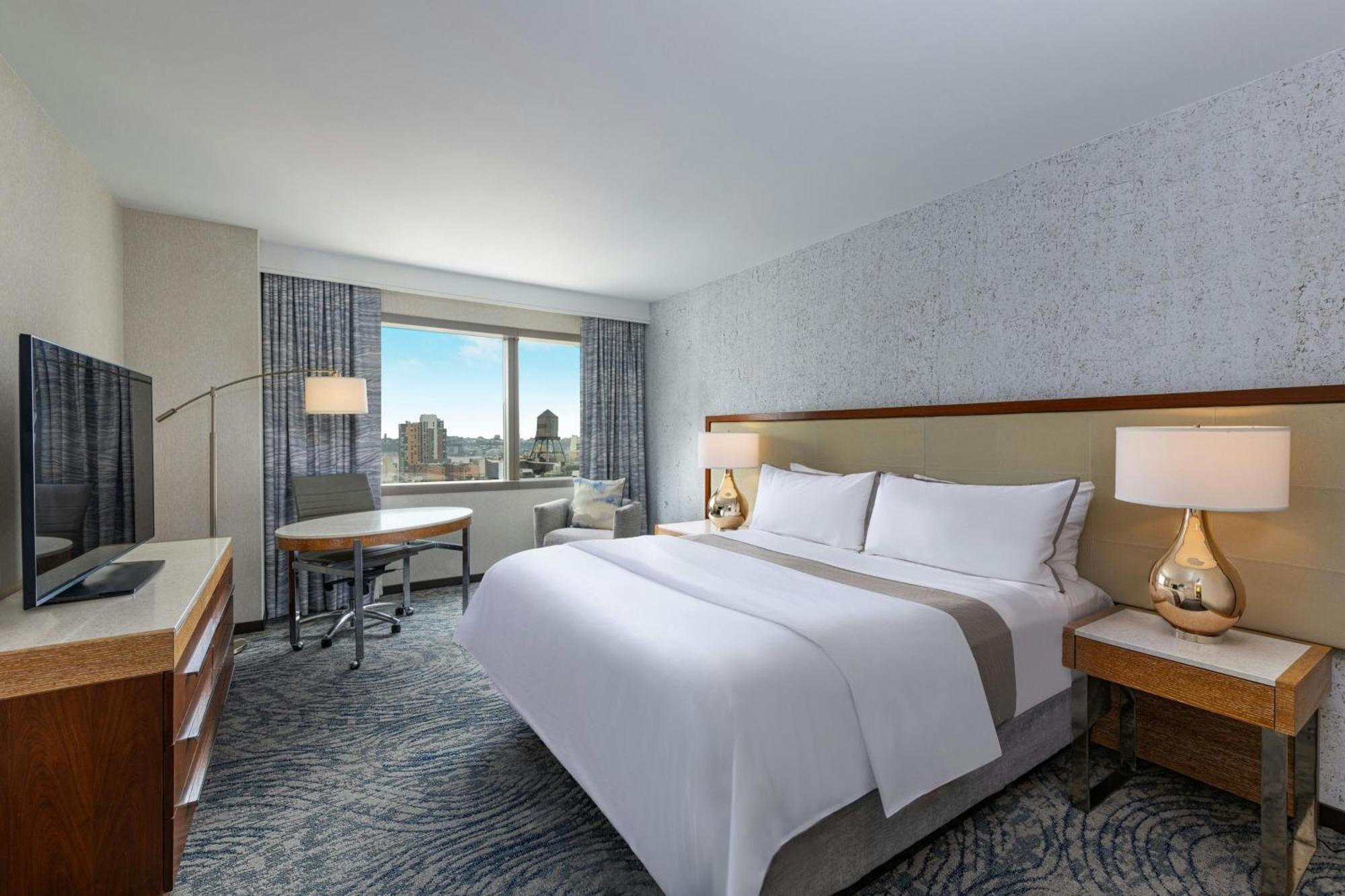 Premium King Room with Skyline View and Roll-in Shower - Mobility and Hearing Accessible